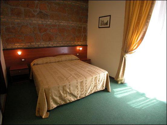 Accommodation Delia โรม ภายนอก รูปภาพ